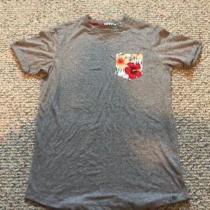 Men’s small gray pocket t shirt
